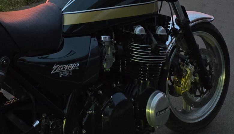 ゼファー750 ニッシンキャリパー流用　キャリパーサポート