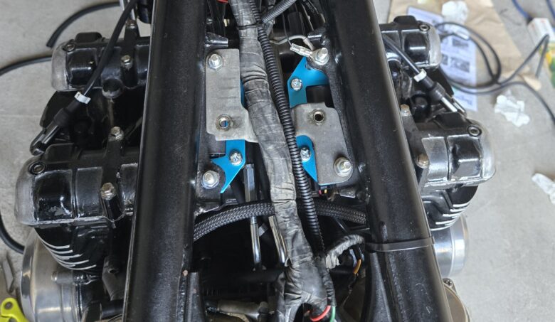ゼファー750　ウオタニ　コイル　取り付け