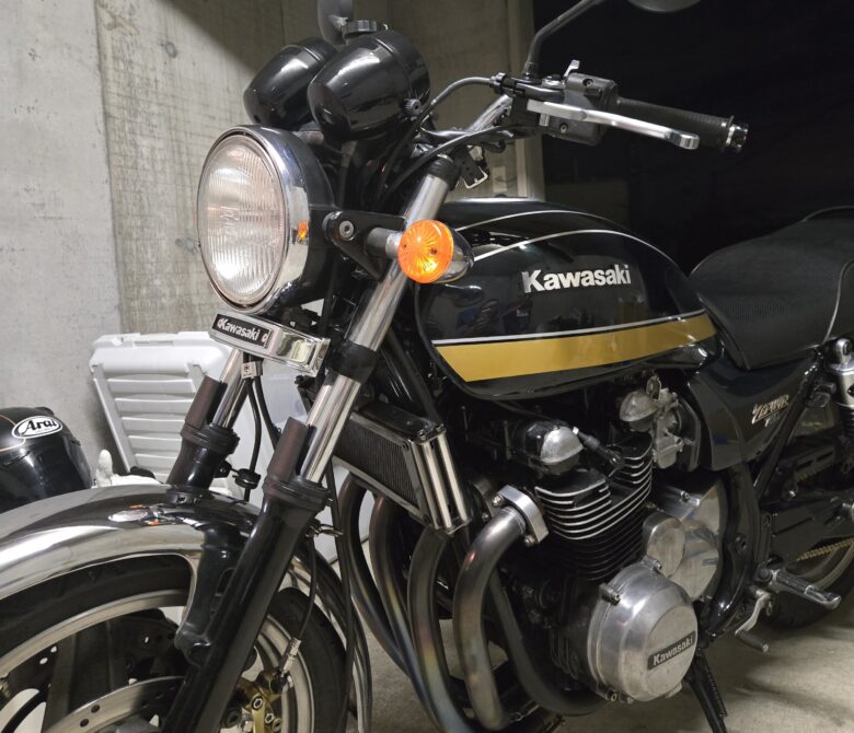 ゼファー750 フォークステムエンブレム取り付け フォークガード干渉回避